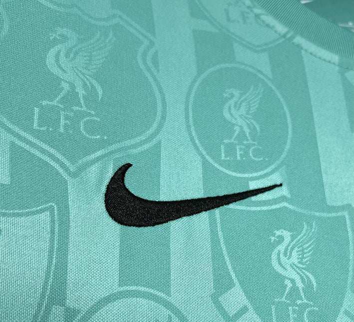 haut-de-training-liverpool-rouge-pour-entrainement Liverpool rotes Trainingsoberteil für das Training