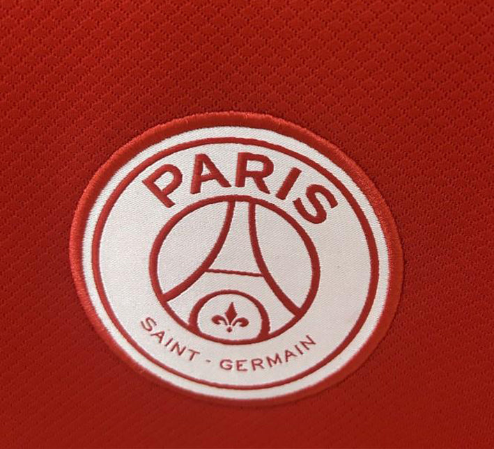 Paris Saint-Germain Auswärtstrikot Edition Rot 2024-2025 Seitenansicht