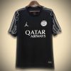 MaillotPSGexterieur25-1.jpg Paris Saint-Germain Auswärtstrikot 2024-2025 Vorderansicht
