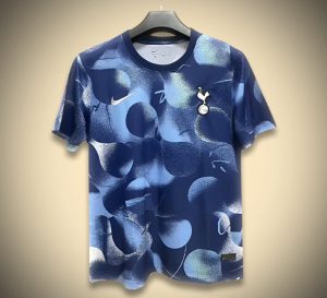 Maillottottenhamprematch-1.jpg Tottenham Heimtrikot Blue Edition 2024-2025 Vorderansicht