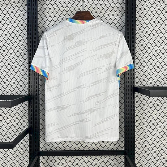 Weißes Trikot FC Barcelona Konzept neue Saison 2025 2026