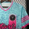 maillot-concept-inter-miami-saison-2024-2025-rose-noir-avec-logo-club Inter Miami Konzepttrikot Saison 2024/2025 Pink Schwarz mit Vereinslogo