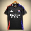 maillotOLEXTERIEUR-1.jpg Olympique Lyon Auswärtstrikot 2024-2025 Vorderansicht