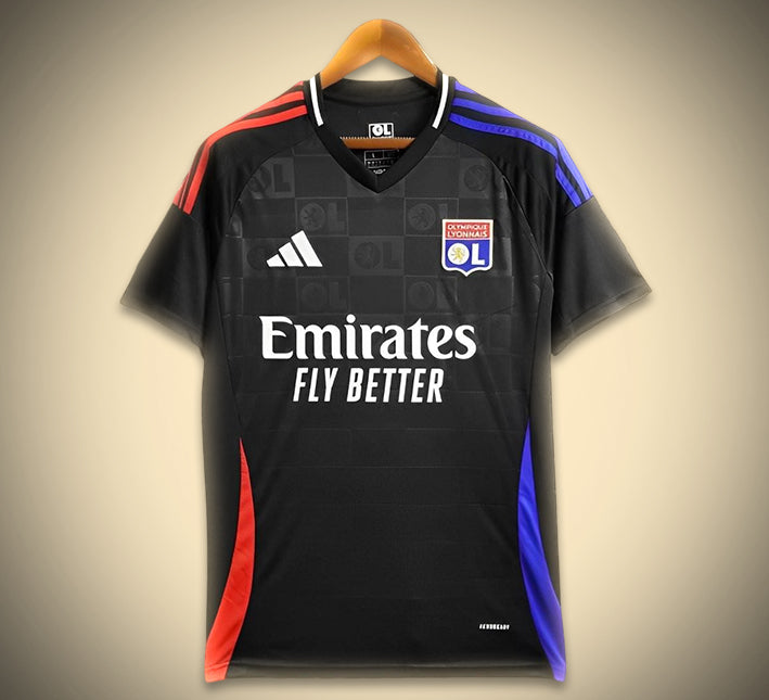 maillotOLEXTERIEUR-1.jpg Olympique Lyon Auswärtstrikot 2024-2025 Vorderansicht