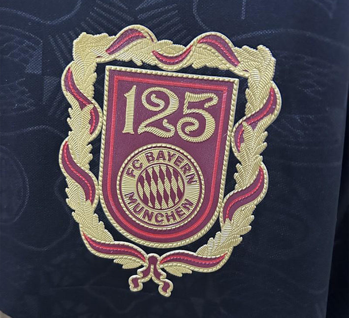 jersey-bayern-munich-noir-edition-commemorative-125-ans-modele-concept-2425 Bayern München schwarzes Trikot 125 Jahre Gedenkedition Konzeptmodell 2425