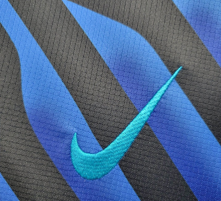 Inter Mailand Heimtrikot Concept Edition blau und schwarz