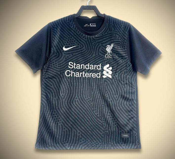 tenue-de-gardien-liverpool-rouge-avec-ecusson-du-club Liverpool Torwarttrikot rot mit Vereinswappen