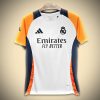 Real Madrid Vorbereitungstrikot 2024-2025 Vorderansicht