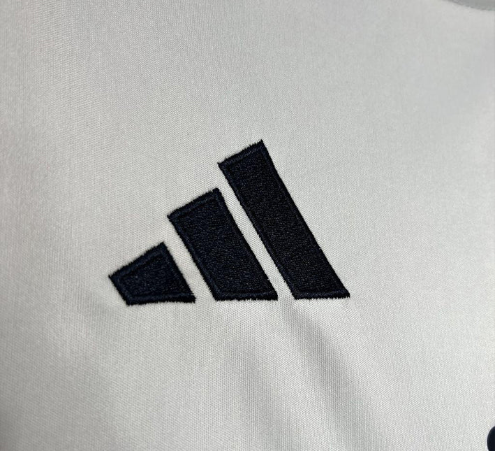 Real Madrid Vorbereitungstrikot 2024-2025 Stoffdetail