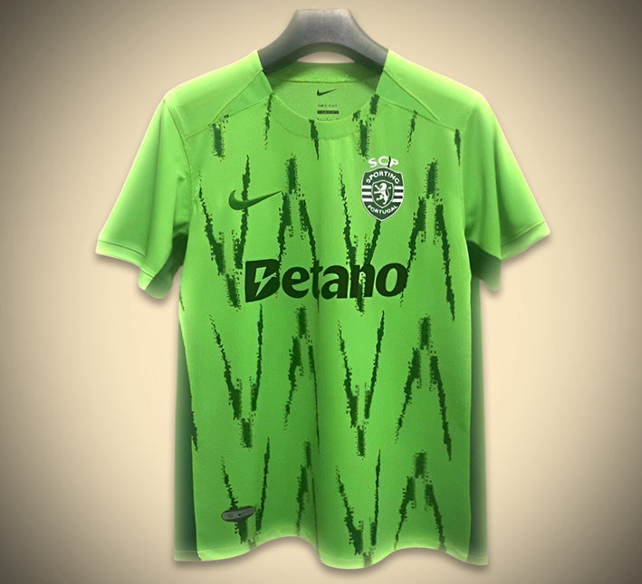 Sporting CP Grünes Auswärtstrikot 2024-2025 Vorderansicht