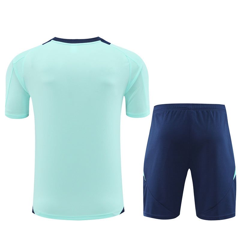 Trikot und Shorts Arsenal Saison 2024 2025 Heimtrikot rot und weiß