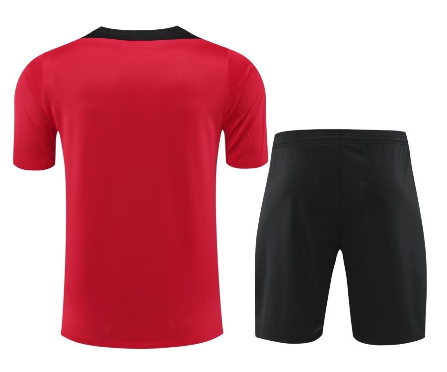 ensemble-maillot-et-short-liverpool-saison-2024-2025-tenue-de-football-rouge Trikot und Shorts Liverpool Saison 2024 2025 Fußballtrikot rot