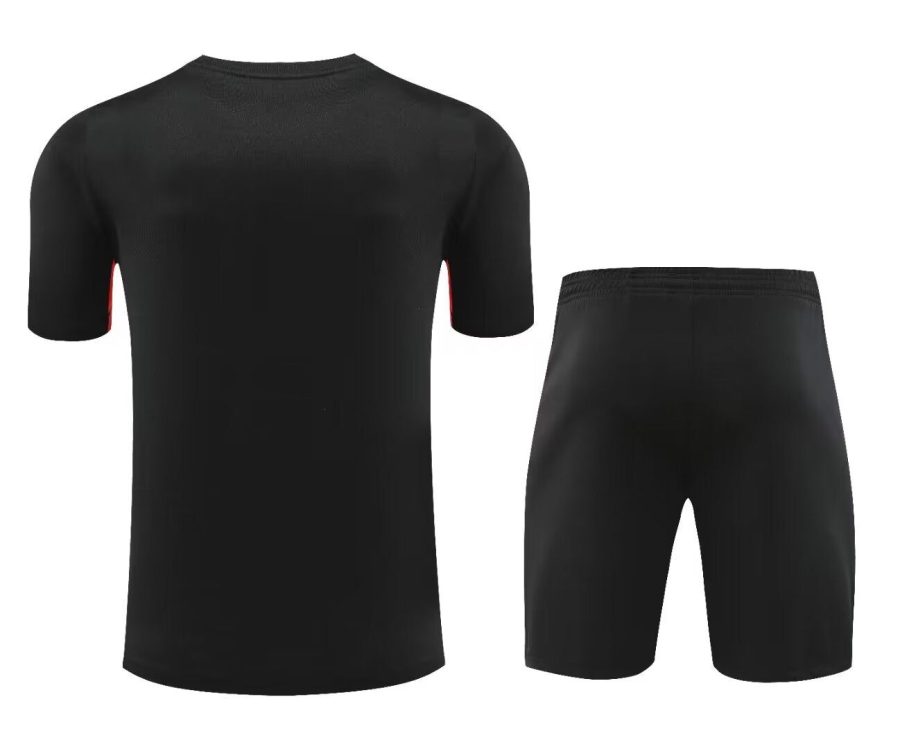 Trikot und Shorts Liverpool Saison 2024/2025 Heimtrikot rot