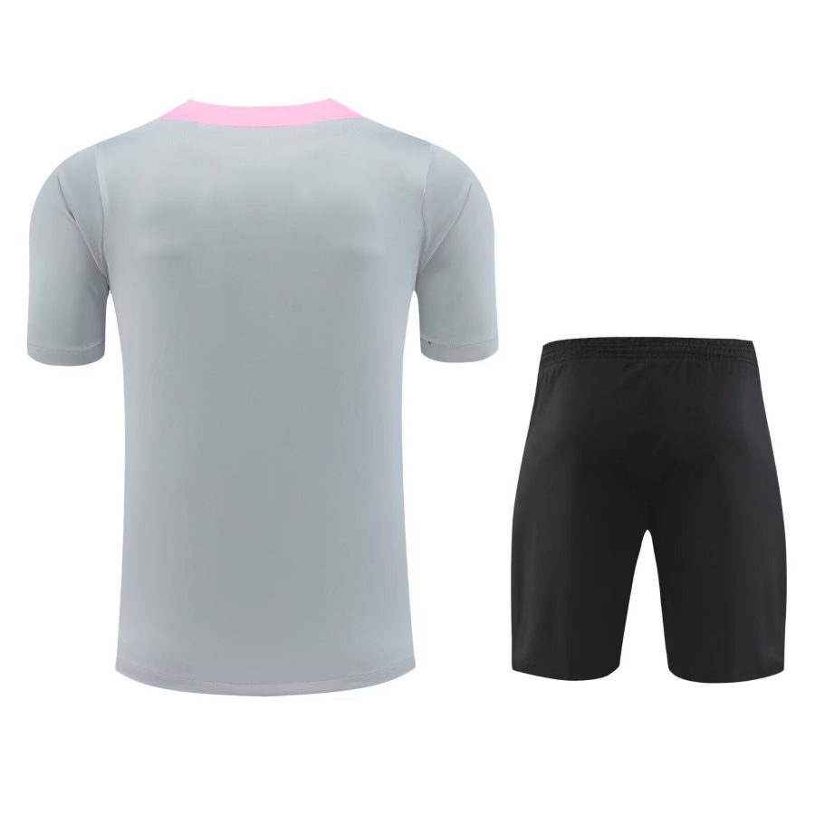 Trikot und Shorts Paris Saint-Germain Saison 2024/2025