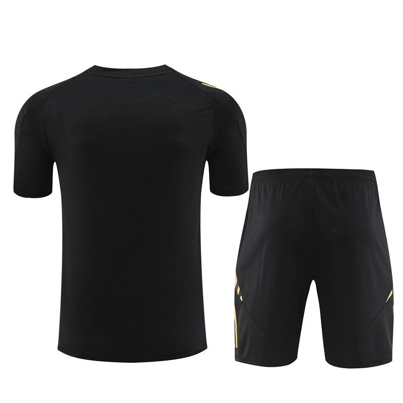 Trikot und Shorts Real Madrid Saison 2024/2025 offizielles Trikot