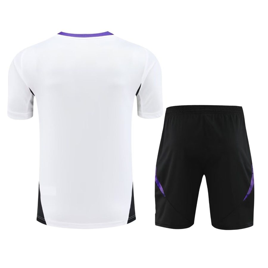 Trikot und Shorts Real Madrid Saison 2024/2025