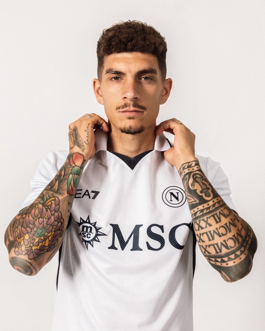 Fußballtrikot SSC Napoli Auswärtsversion 2024 2025 mit Vereinswappen