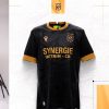 jersey-de-football-nantes-exterieur-2024-2025-couleur-et-design-du-club Nantes Auswärtstrikot 2024 2025 Vereinsfarbe und -design