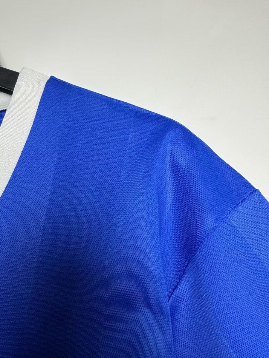 Vintage Argentin hellblau-weißes Trikot inspiriert von der Weltmeisterschaft 1986