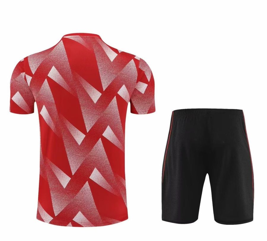 Bayern München Trainingsanzug rot Saison 2023/2024