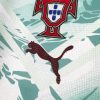 Portugal Auswärtstrikot 2026 mit Verbandsabzeichen