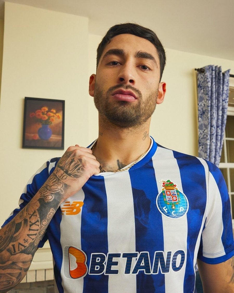 maillot-de-football-fc-porto-kit-domicile-manches-courtes-ecusson-du-club FC Porto Heimtrikot kurze Ärmel mit Vereinswappen