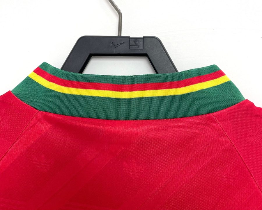 Retro Portugal rot-grün Fußballstil