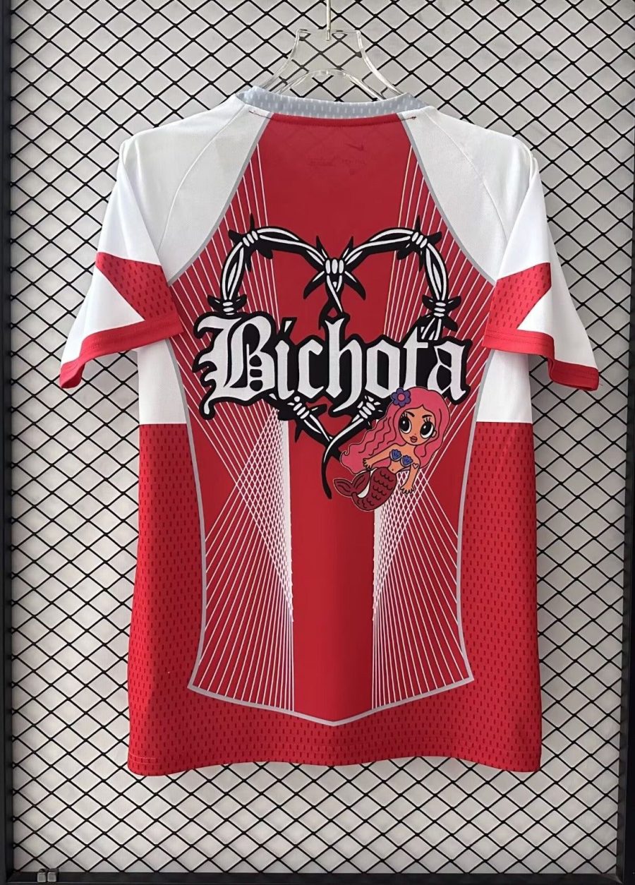 Rotes limitiertes FC Barcelona Trikot Karol G Kollaboration Fanbekleidung