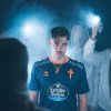 tenue-de-football-celta-vigo-a-l-exterieur-avec-design-officiel-2024-2025 Celta Vigo Fußballoutfit Auswärts mit offiziellem Design 2024 2025
