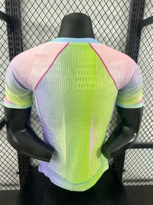 Barça Heimtrikot Sammleredition 2025 2026 mit Vereinswappen