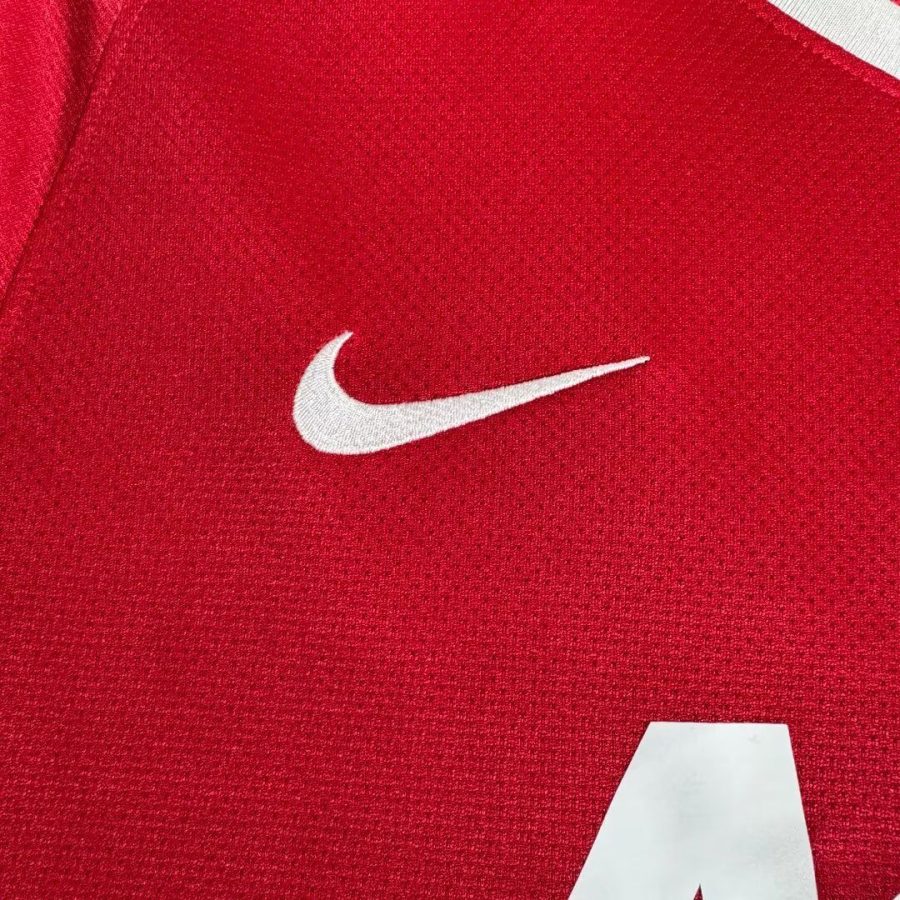 tenue-officielle-manchester-united-home-saison-2010-2011 Offizielles Manchester United Heimtrikot Saison 2010 2011