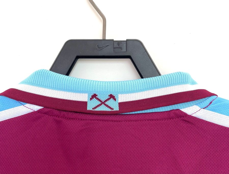 tenue-officielle-west-ham-a-domicile-debut-annees-2000 Offizielles West Ham Heimtrikot frühe 2000er