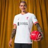 Fußball-Trikot Liverpool Auswärtsmodell mit Clubwappen