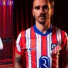 Offizielles Trikot Atletico Madrid Heim mit Vereinswappen und roten Streifen