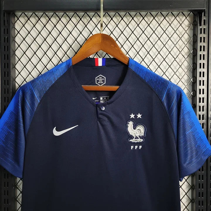 28dffe603326f5268b283aa6aba649f6_b34c64d8-5f27-4c4d-b8d8-2f2cef77f17c.jpg Frankreich Retro-Trikot 2018