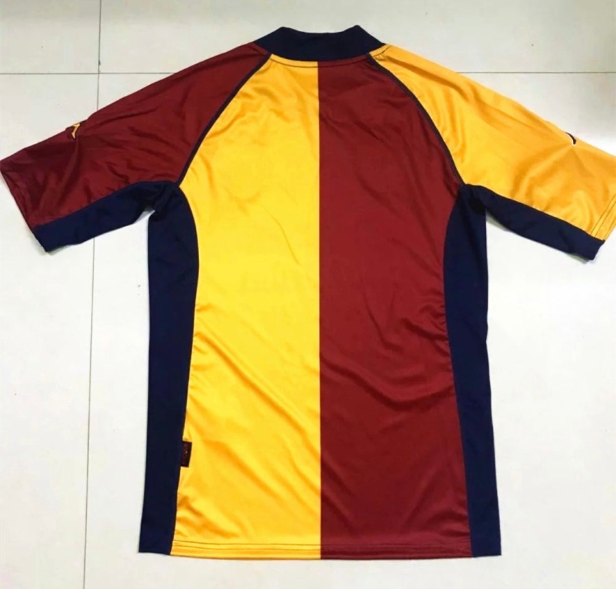 35954EED-BB52-4440-BADA-7068C7D56917.jpg AS Roma Heimtrikot 2001/02