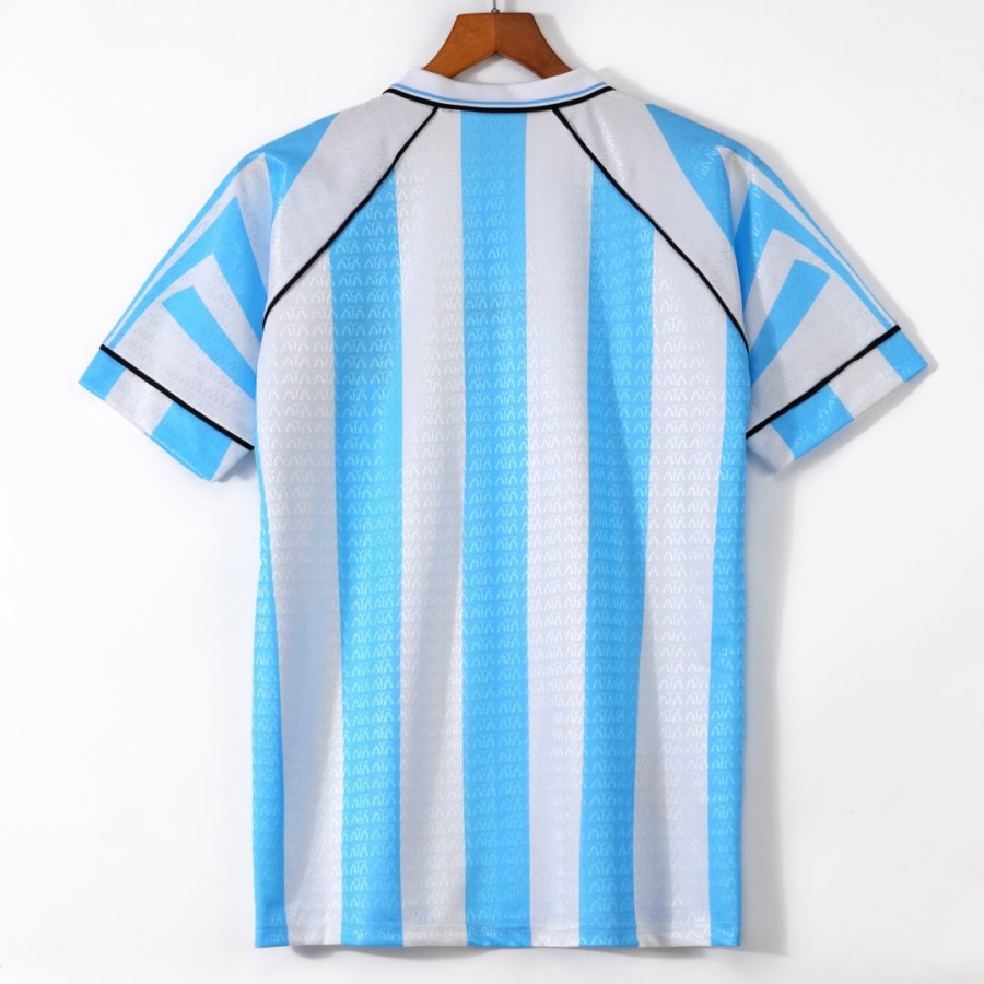 45abce15127f1b2b1f18146a7203326a_0097b4c6-040c-4bd0-a856-8a5bf3f57e13.jpg Argentinien Heimtrikot 1996-1997 Retro