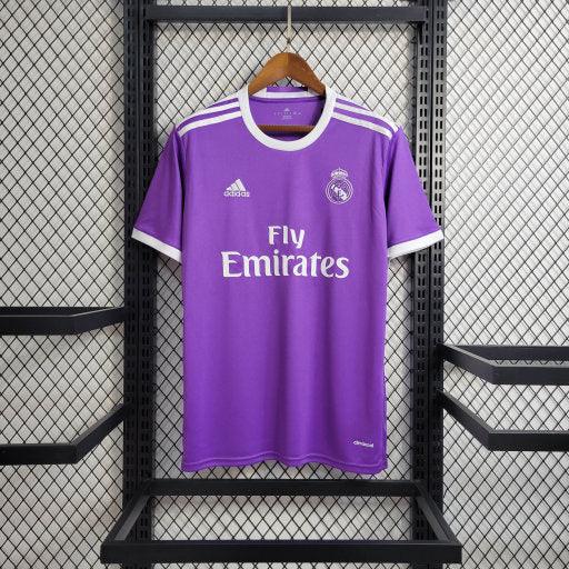 4812910bdaa6706ff04d8e6d360b29e2a_540x_c8b94eef-0dc4-4fc6-9bc7-8dab361d500b.jpg Real Madrid Retro Trikot 2016-2017