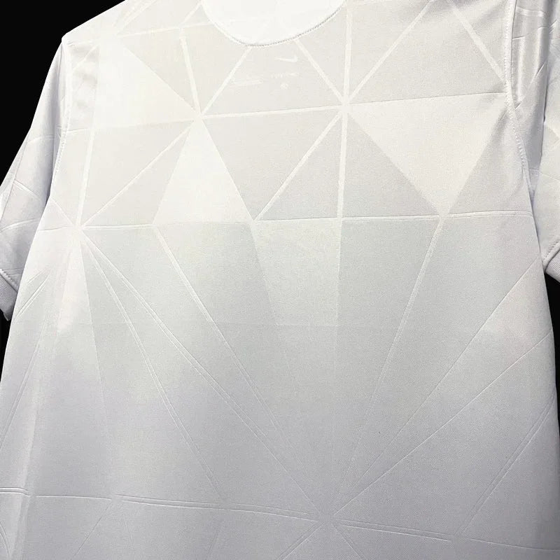 53817eb45c0ca5017dc229f789daaf87.jpg England 2022/23 Concept Trikot
