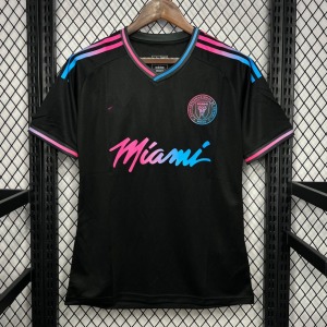 63275dbe025da03b4643bfece005d393.jpg Inter Miami 2025/26 Sonderedition Black Trikot