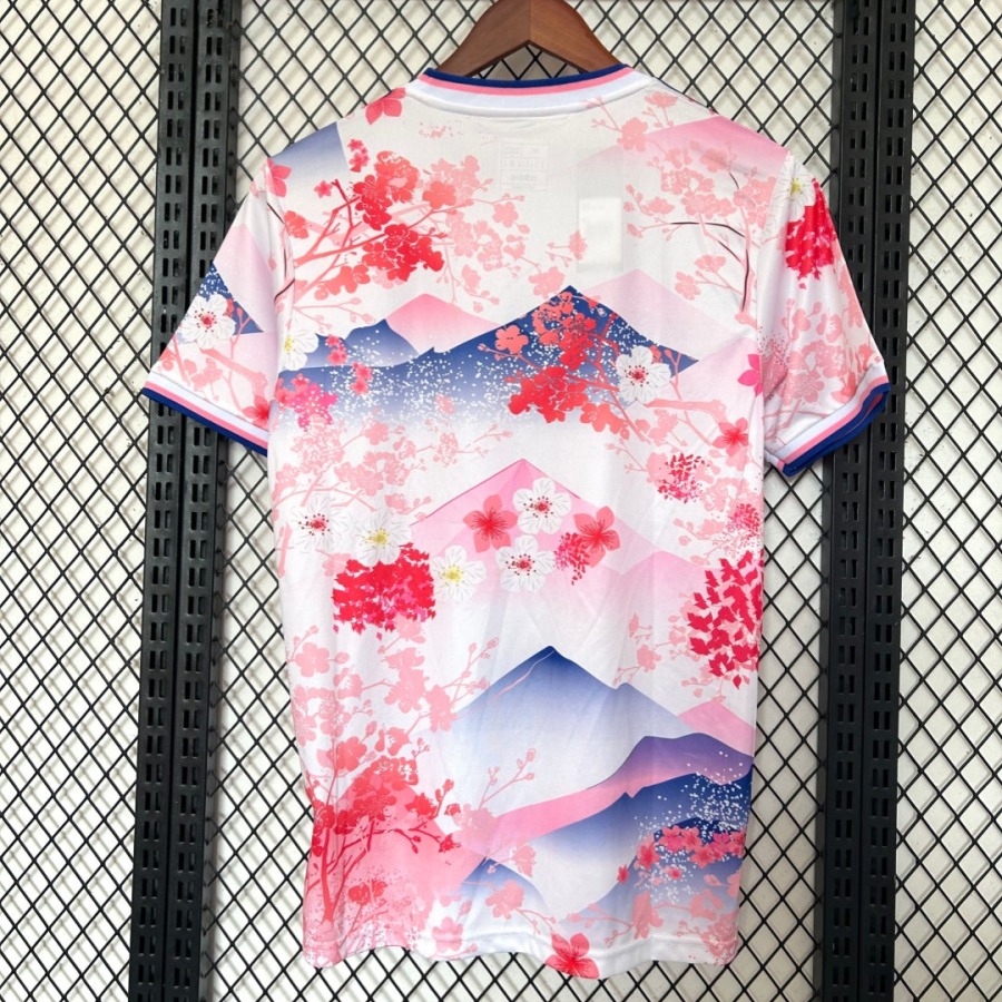 6aa52cbc70b81529214bdac2da6fadc5_45a2a38e-61a1-479d-b0d2-137aa83424c0.jpg Japon Trikot 25/26 Sonderedition Rosa