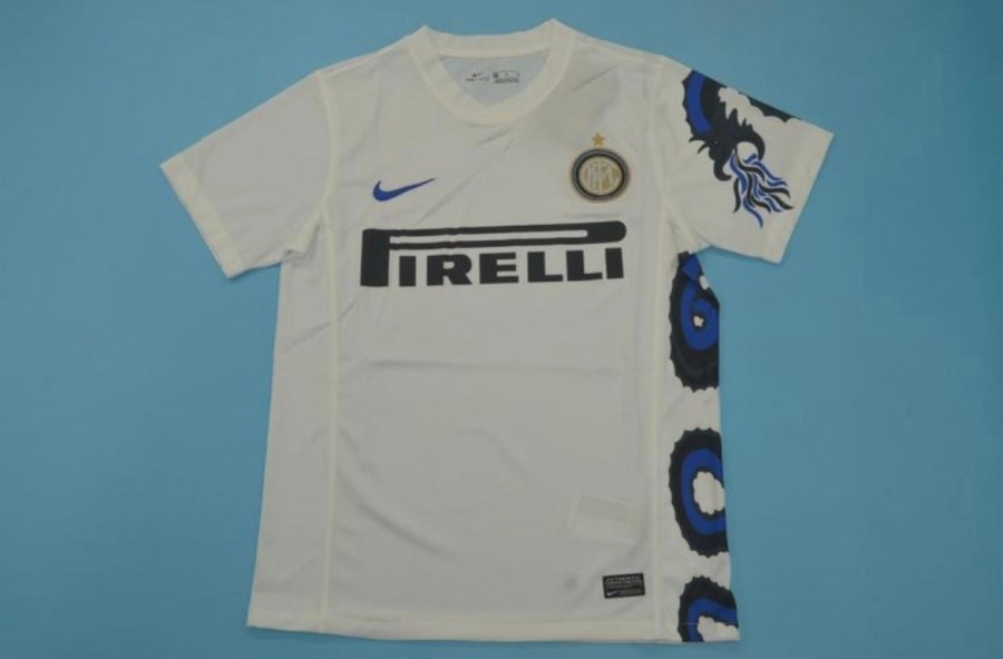 7B6BB879-5EE5-4946-9F1D-23D7A8986F24.jpg Inter Milan Auswärtstrikot 2010/11
