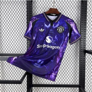 8133702C-5E0B-4370-984C-48361E4783A7.jpg Manchester United 2025/26 Concept Trikot