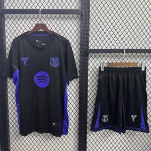 cd98cfc142c9adbe0414488f73a266a4.jpg Barcelona 25/26 Black Special Trikot für Kinder