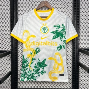 d4147b91bd6845e2e632d50ef5d301fc.jpg Inter Mailand 24/25 Weiß Spezial Serpent Trikot