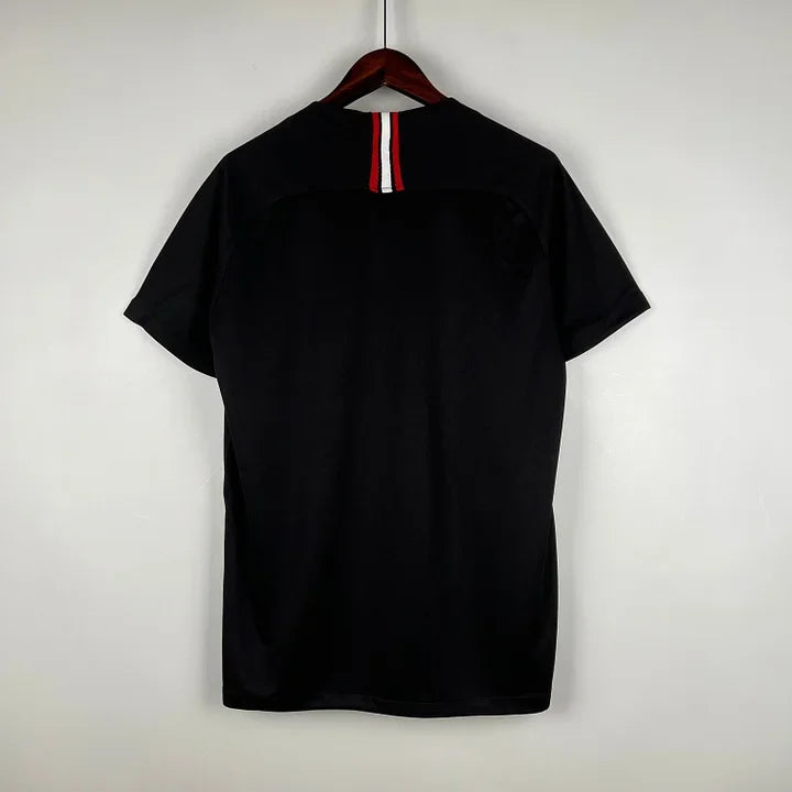 e5c04517172268c2ad4e47b563175d4a.jpg Paris Retro Trikot 2018 2019
