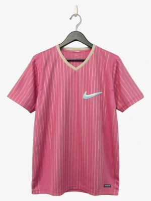 maillot-concept-fc-barcelone-edition-rose-2025-2026 studio v12 Concept Trikot FC Barcelona Rosa Edition 2025-2026